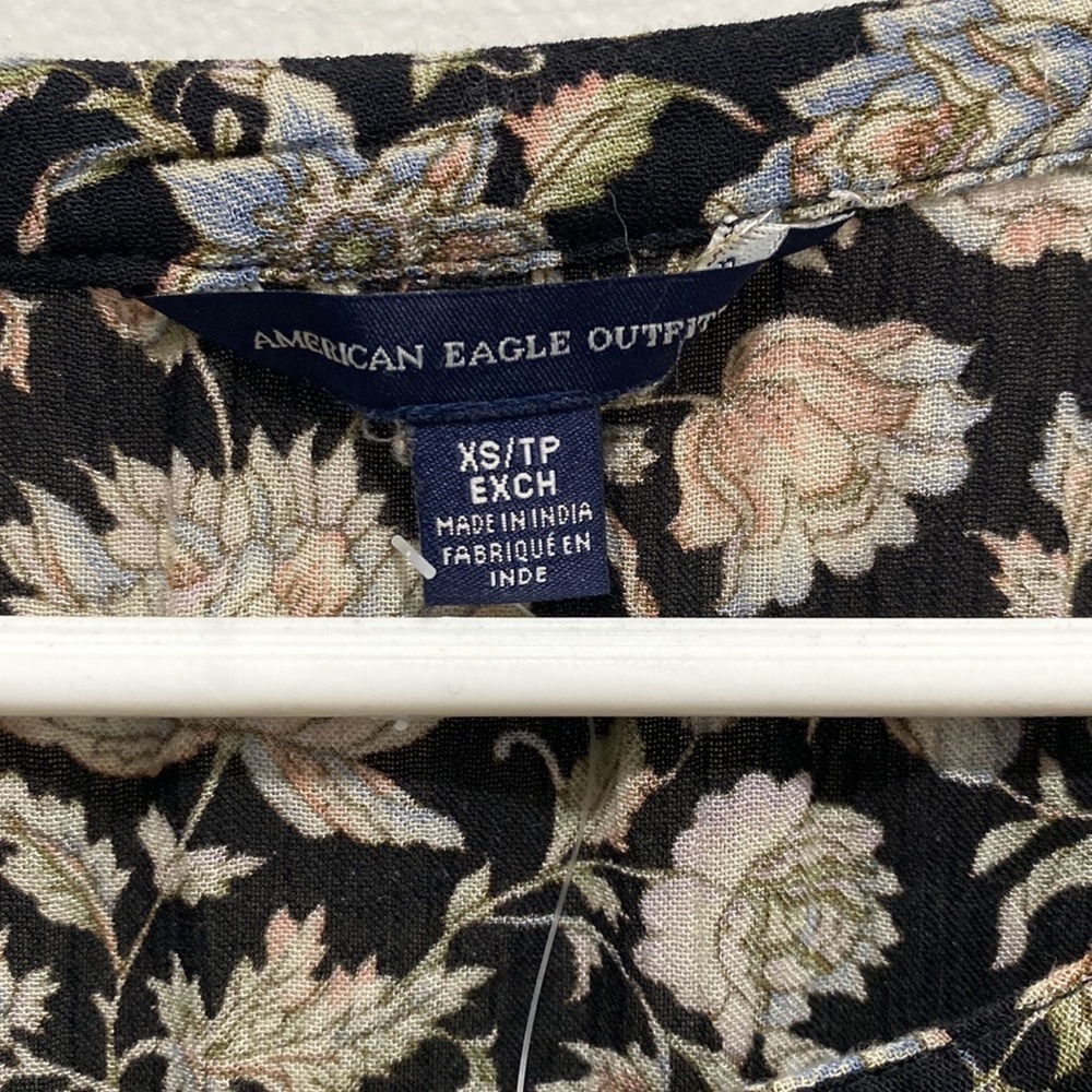 American Eagle Outfitters Bohemian Floral Bell Sleeve Blouse XS NWT Bin P - Picture 2 of 9